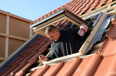 Pose de fenêtres de toit Velux à Savennières